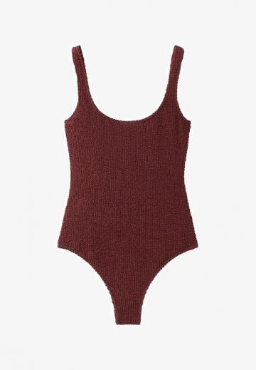 Слитный купальник