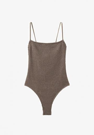 Слитный купальник