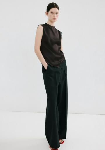 Блузка без рукавов