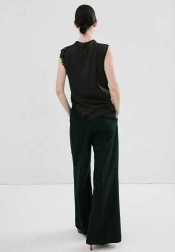 Блузка без рукавов