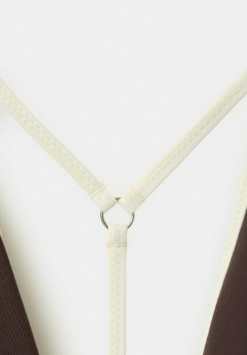 Слитный купальник