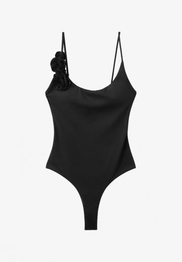 Слитный купальник