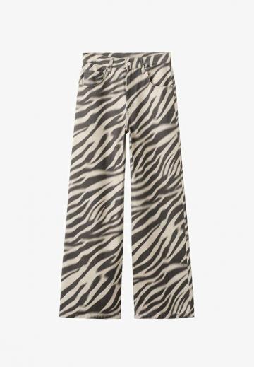 Прямые джинсы