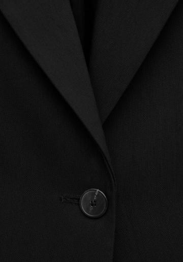 Короткое пальто