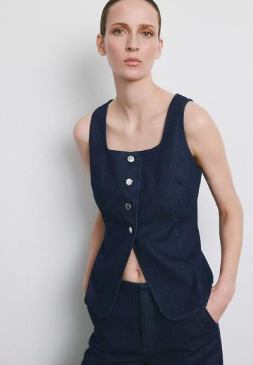 Джинсовый комбинезон