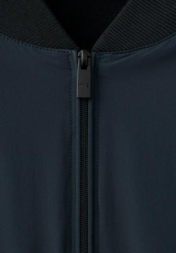 Куртка бомбер