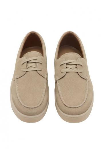 Ботинки на шнуровке