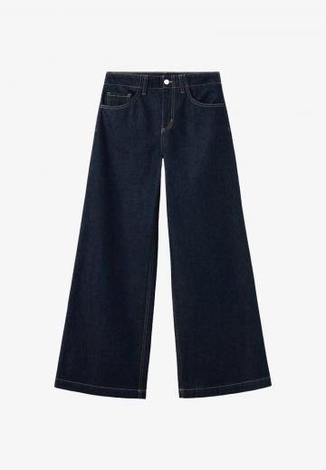 Клешеные джинсы