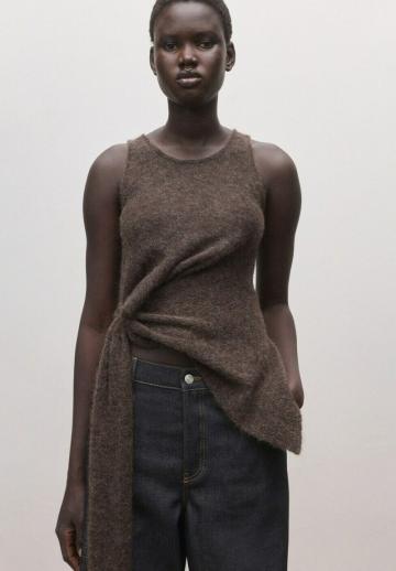 Клешеные джинсы