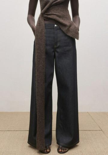 Клешеные джинсы