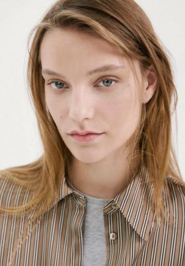 Атласная блузка