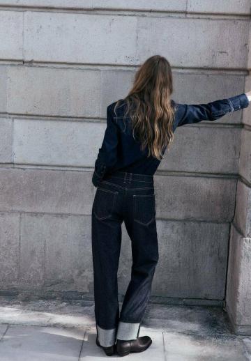 Прямые джинсы