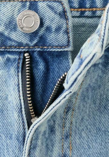 Прямые джинсы