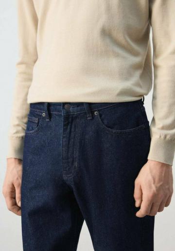 Прямые джинсы