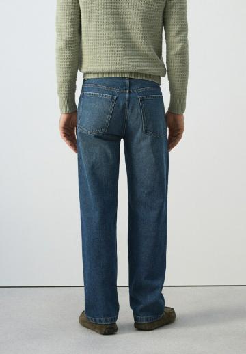 Прямые джинсы
