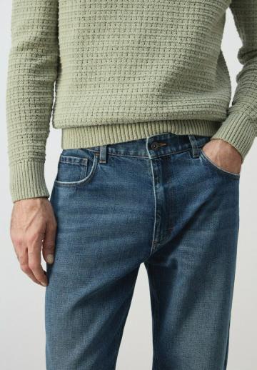 Прямые джинсы