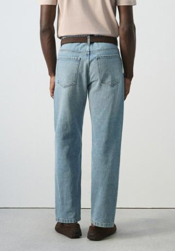 Прямые джинсы