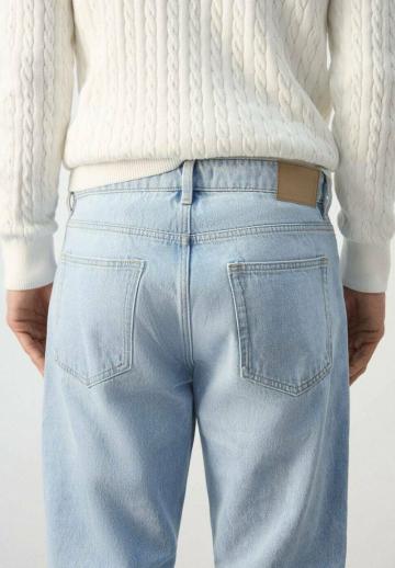 Прямые джинсы