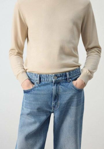 Прямые джинсы