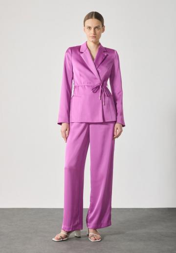 Длинный блейзер