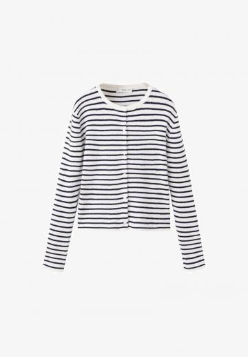 Вязаная кофта