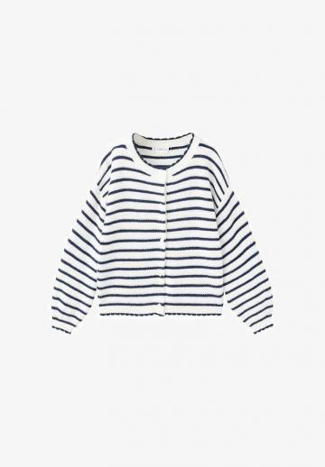 Вязаная кофта