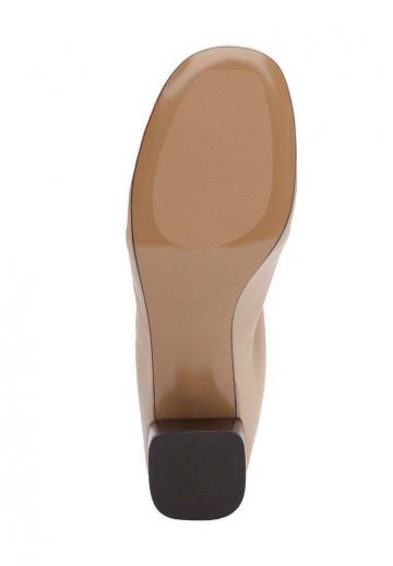 Туфли с высоким носом