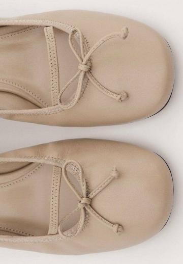 Туфли с высоким носом