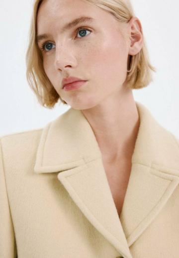 Шерстяное пальто