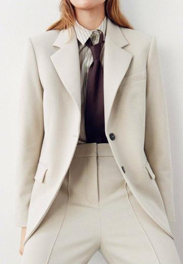 Короткое пальто