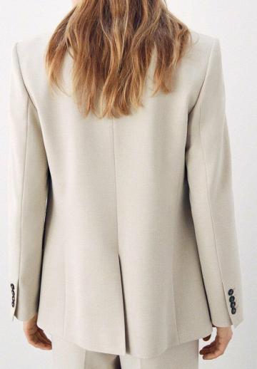 Короткое пальто