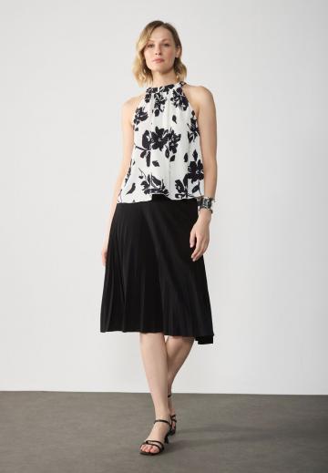 Блузка без рукавов