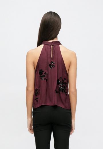 Блузка без рукавов