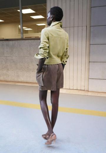 Блейзер с накладными карманами