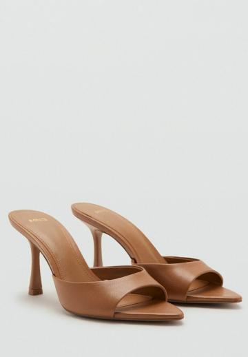 Босоножки на каблуке