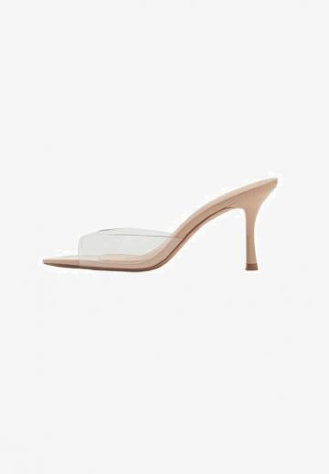 Босоножки на каблуке