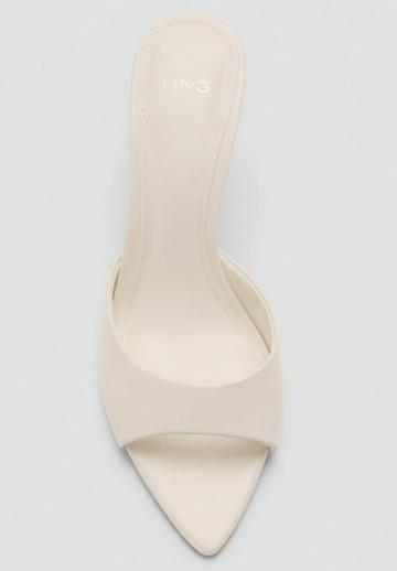 Босоножки на каблуке