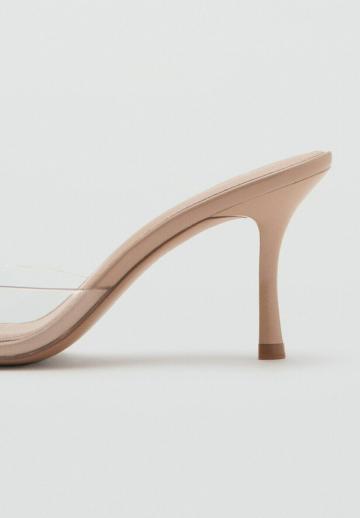 Босоножки на каблуке