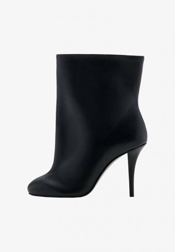 Высокие сапоги