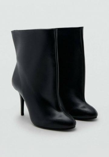 Высокие сапоги