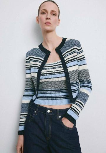 Вязаная кофта
