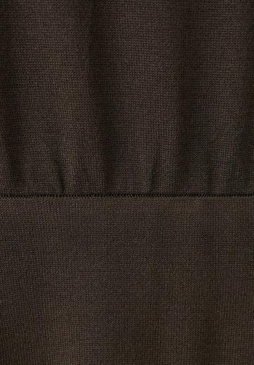 Вязаное платье