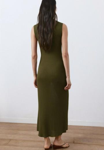 Вязаное платье