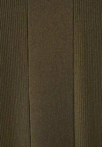 Вязаное платье