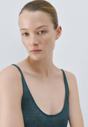 Вязаное платье