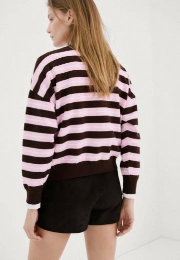 Пуловер в полоску