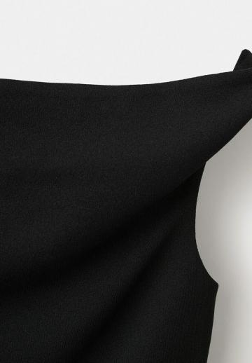 Блузка без рукавов