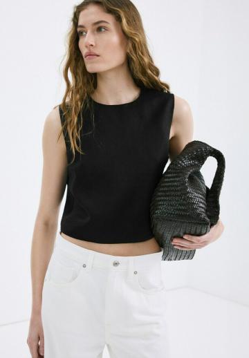 Блузка без рукавов