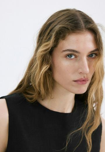 Блузка без рукавов