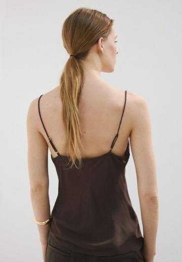 Топ на бретельках